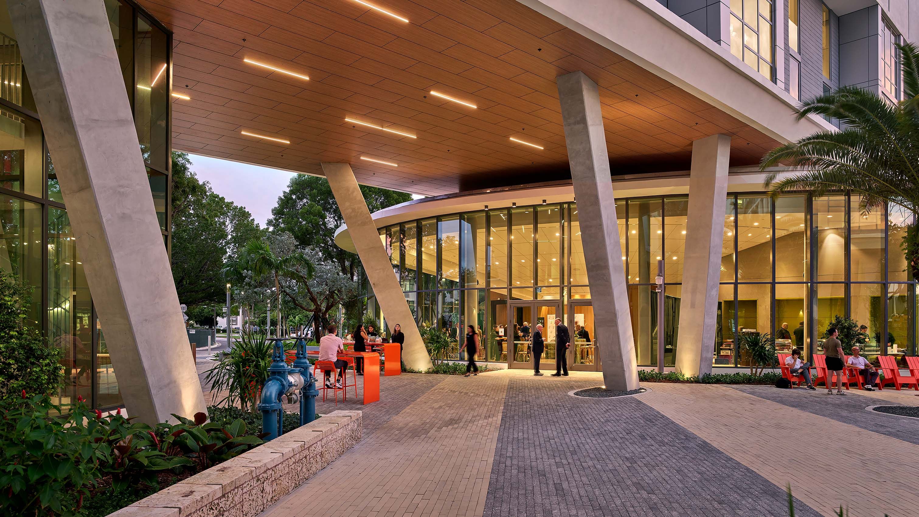 V M D O  .  UNIVERSITY OF MIAMI CENTENNIAL VILLAGE