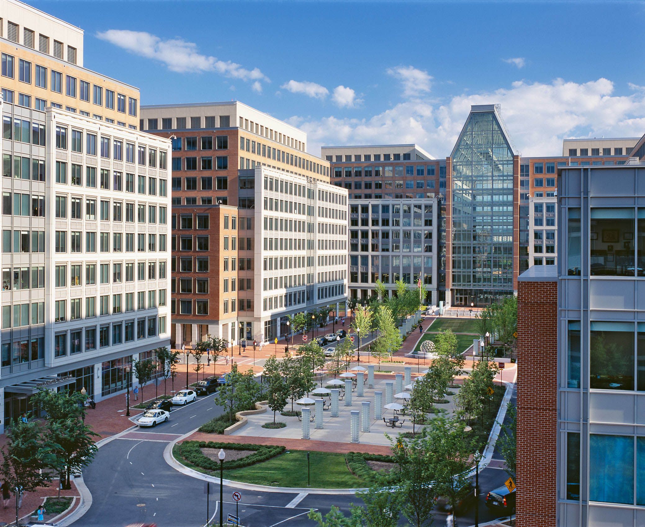 SKIDMORE OWINGS & MERRIL  .  US PATENT & TRADEMARK OFFICE  .  ALEXANDRIA VA