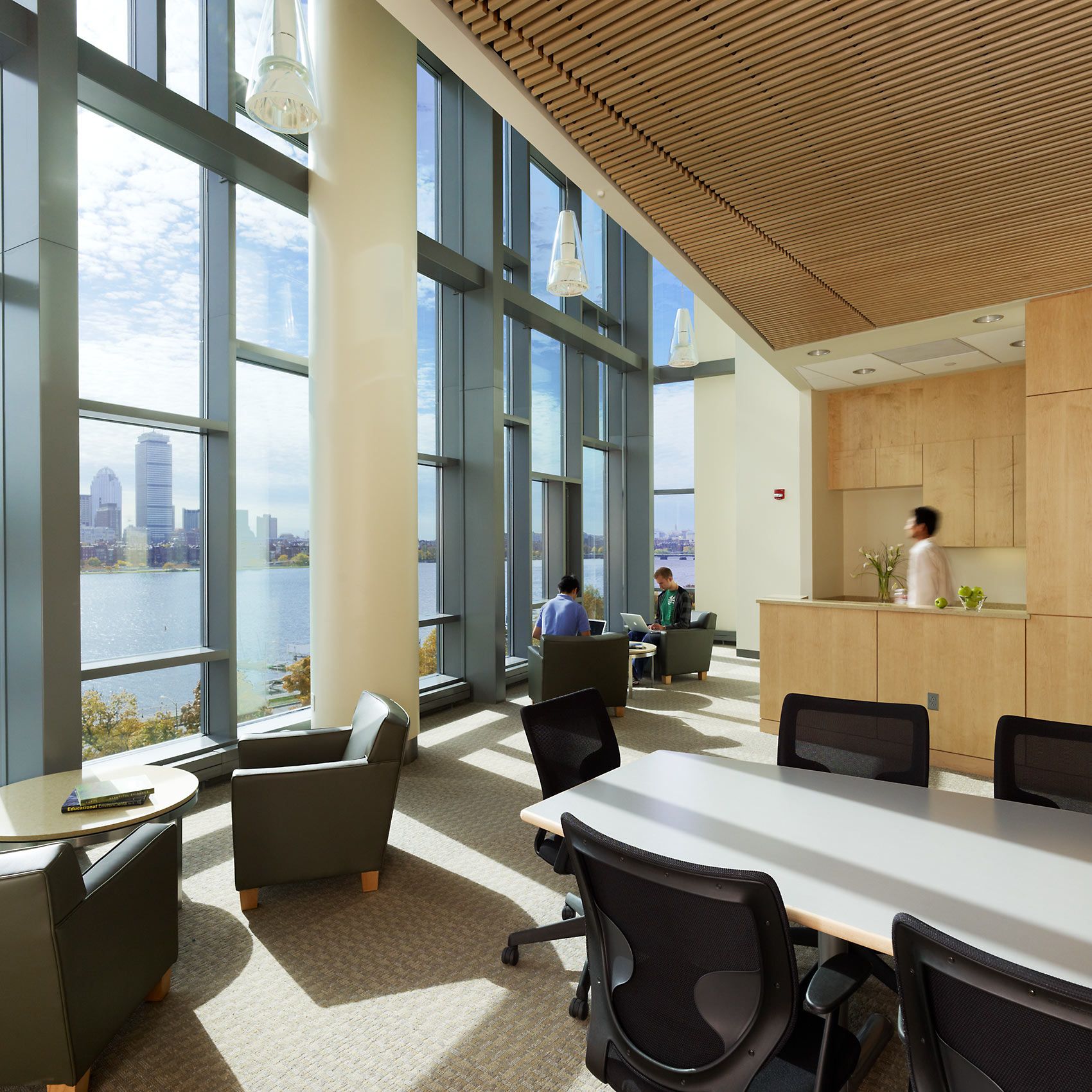 MOORE RUBLE YUDELL  .  MIT-SLOAN SCHOOL OF MANAGEMENT  .  CAMBRIDGE MA