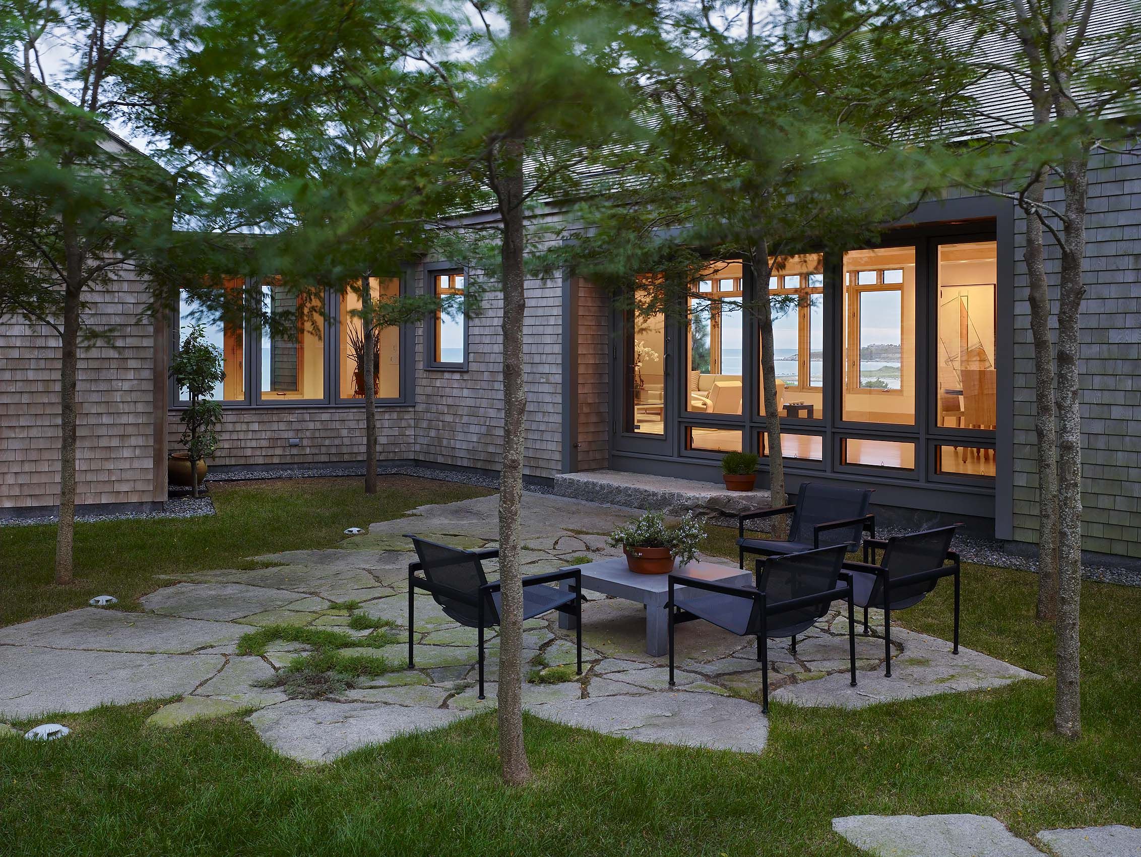 POLSHEK PARTNERSHIP NOW ENNEAD ARCHITECTS   .   PRIVATE RESIDENCE   .   CHILMARK  MA