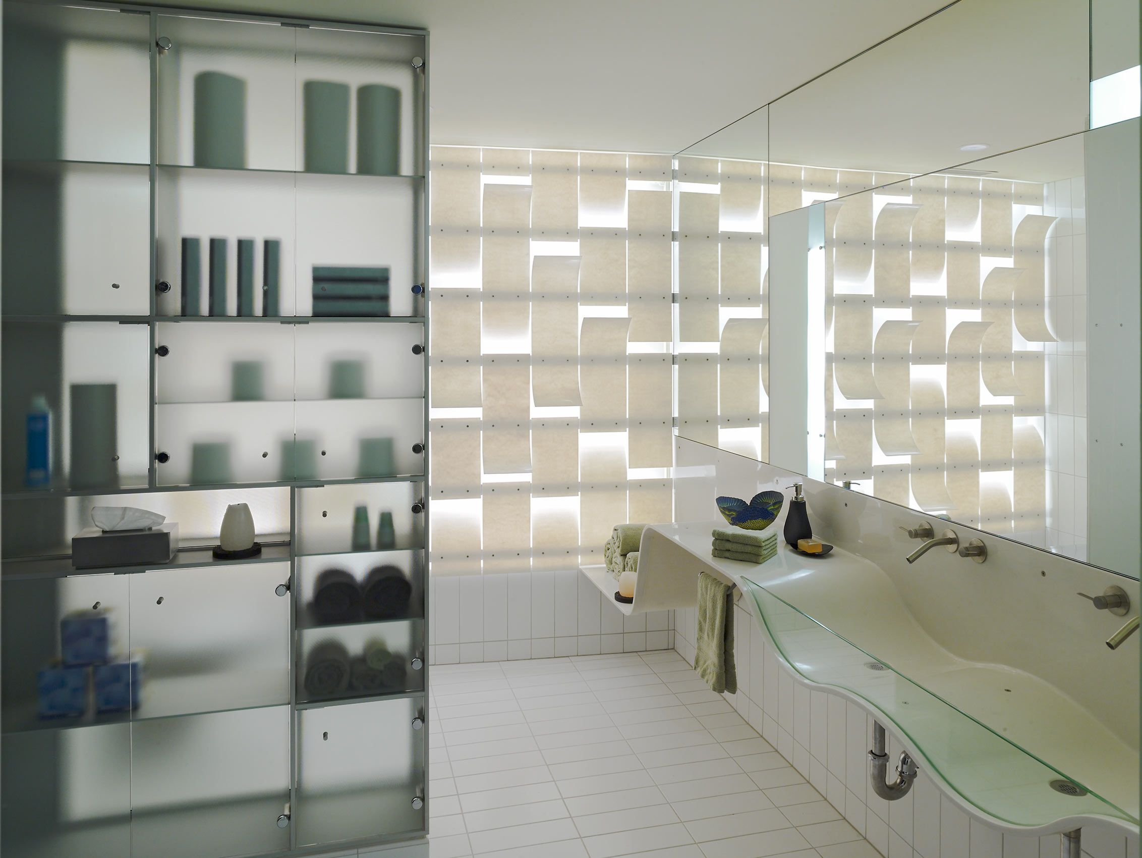 SCHWARTZ SILVER  .  HOUSE ON FARRAR POND  .  LINCOLN MA