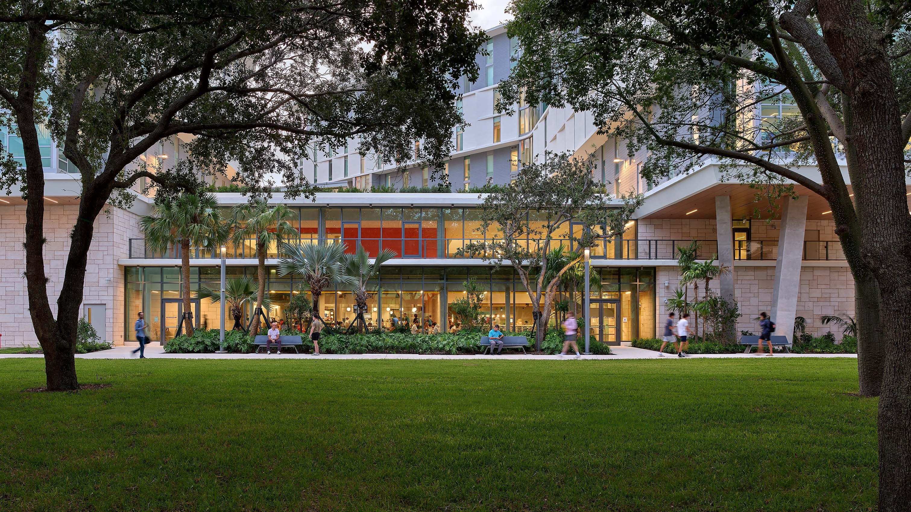 V M D O  .  UNIVERSITY OF MIAMI CENTENNIAL VILLAGE