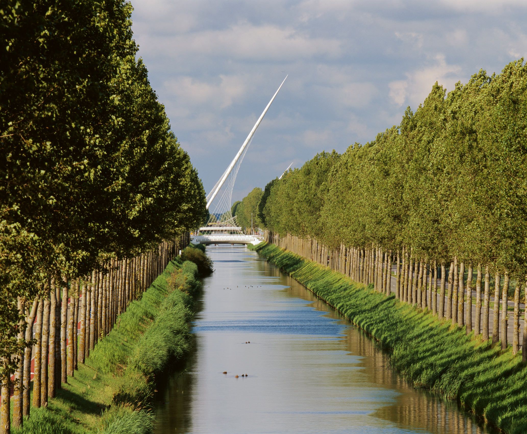 SANTIAGO CALATRAVA . THREE BRIDGES OVER THE HOOFDVAART . THE NETHERLANDS