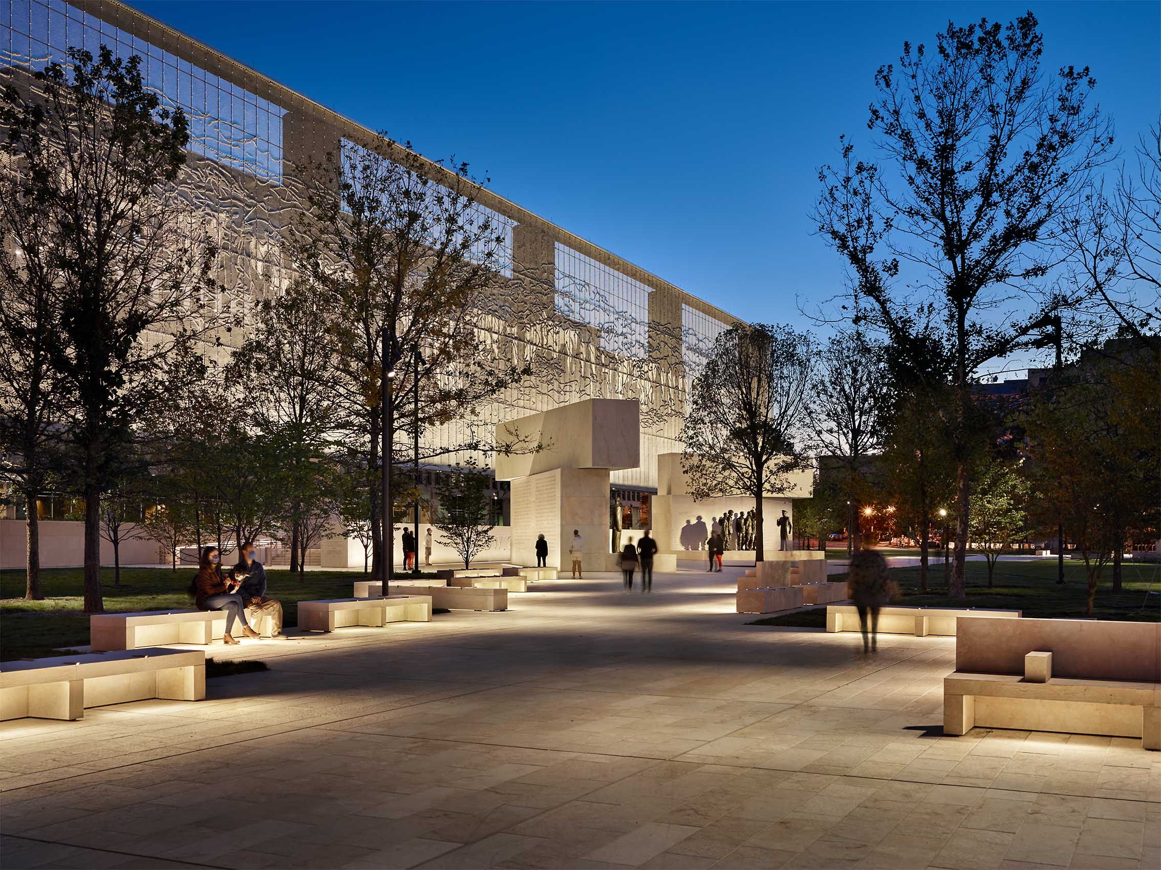 GEHRY PARTNERS   .   EISENHOWER NATIONAL MEMORIAL   .   WASHINGTON DC