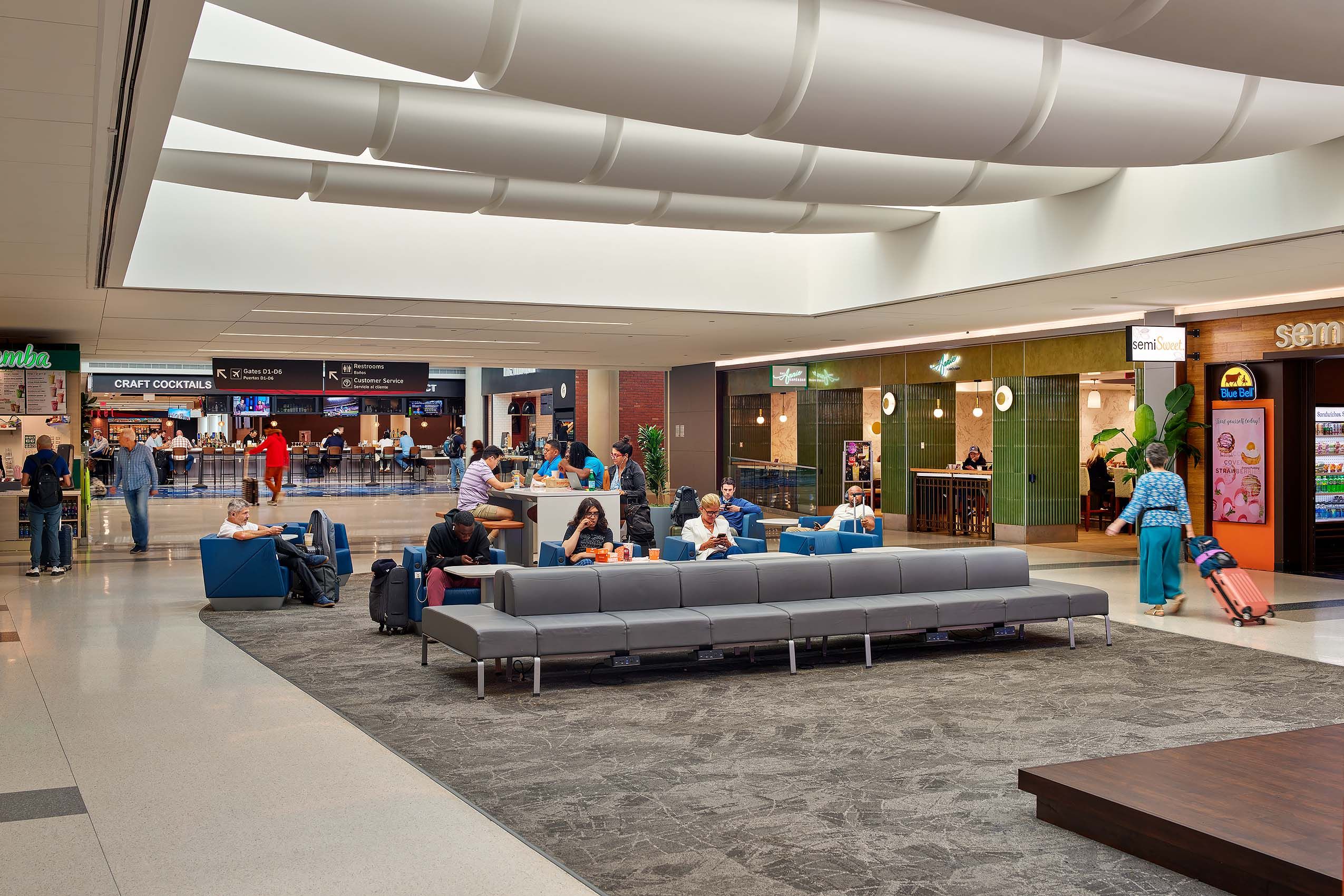 FENTRESS STUDIO  .  HOUSTON INTERNATIONAL AIRPORT TERMINAL D WEST