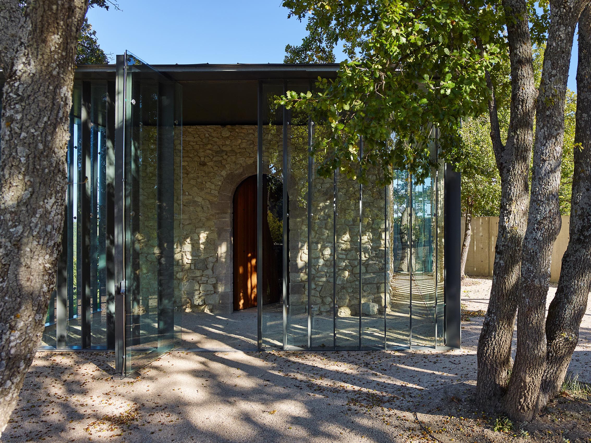TADAO ANDO  .  CHÂTEAU LA COSTE  .  LE PUY STE. RÉPARADE FRANCE