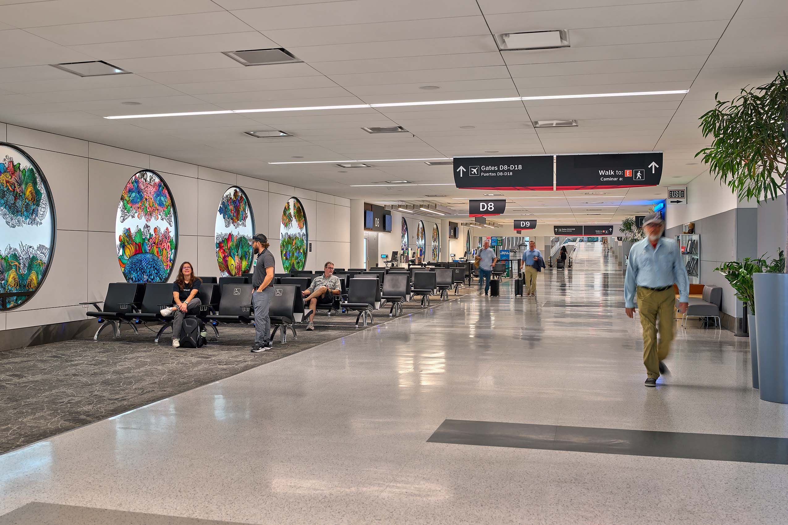 FENTRESS STUDIO  .  HOUSTON INTERNATIONAL AIRPORT TERMINAL D WEST