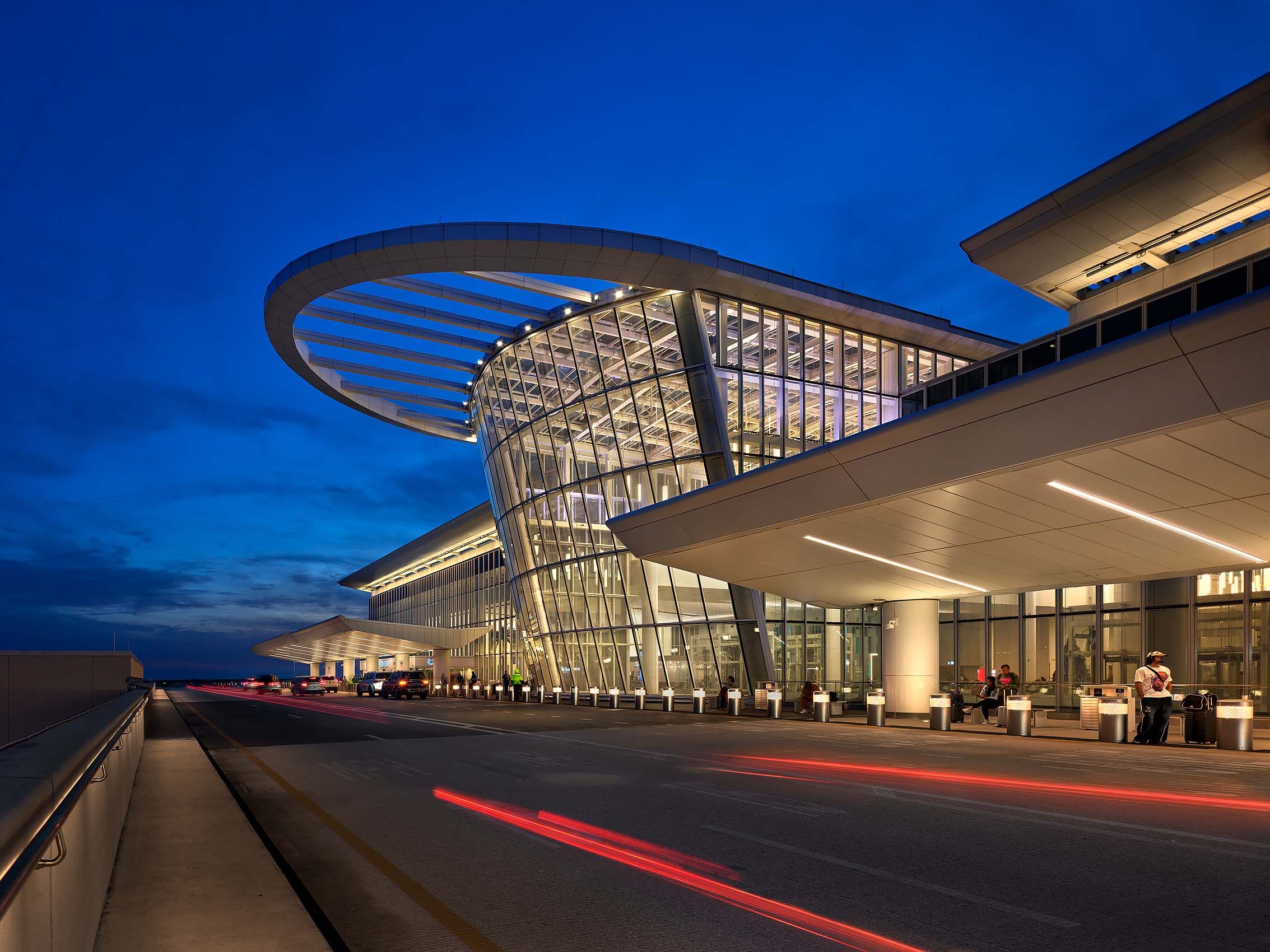 FENTRESS STUDIO  .  ORLANDO INTERNATIONAL AIRPORT TERMINAL C