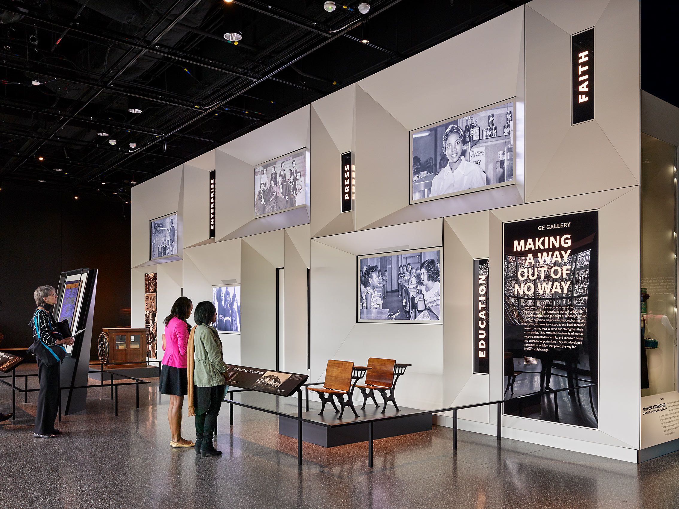 FREELON ADJAYE BOND / SMITHGROUP  .  NATIONAL MUSEUM OF AFRICAN AMERICAN HISTORY & CULTURE  .  WASHINGTON DC