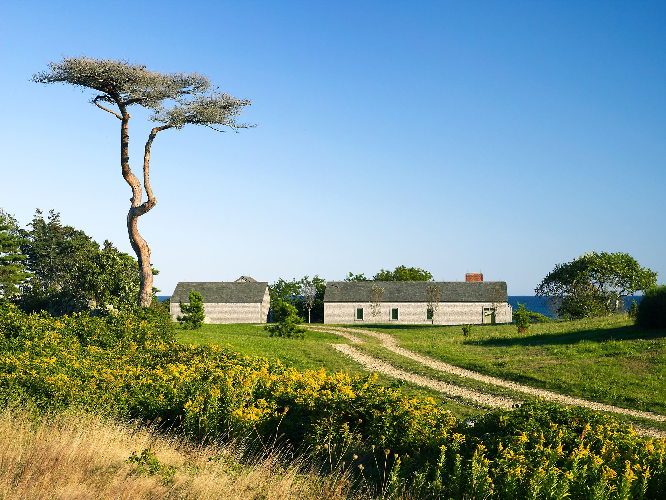 POLSHEK PARTNERSHIP / ENNEAD  .  PRIVATE RESIDENCE  .  CHILMARK  MA