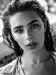 Model Emma Hoyt