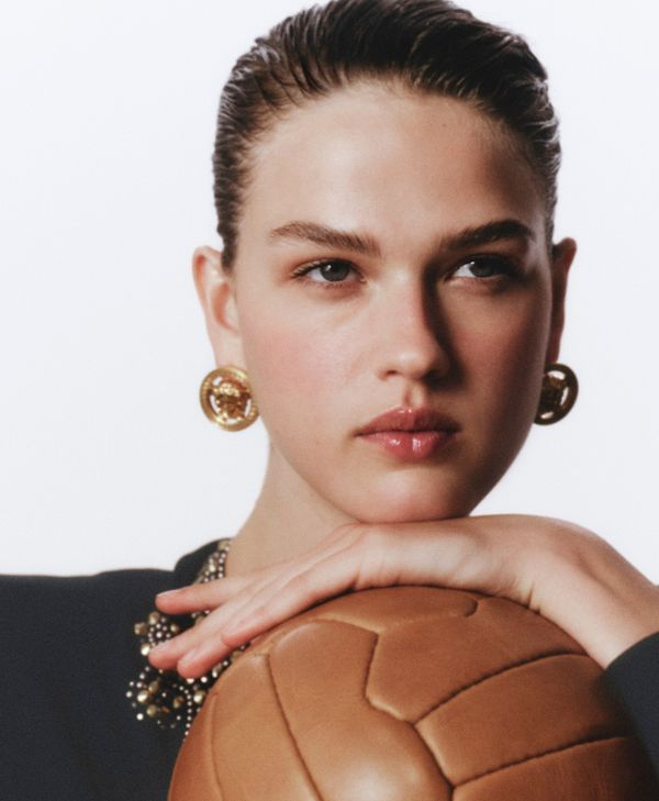  Model ALYIA GOODNATURE