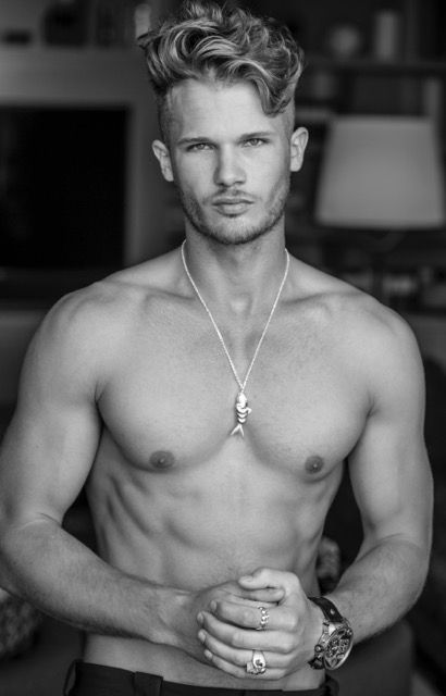 Model Michael Schramm