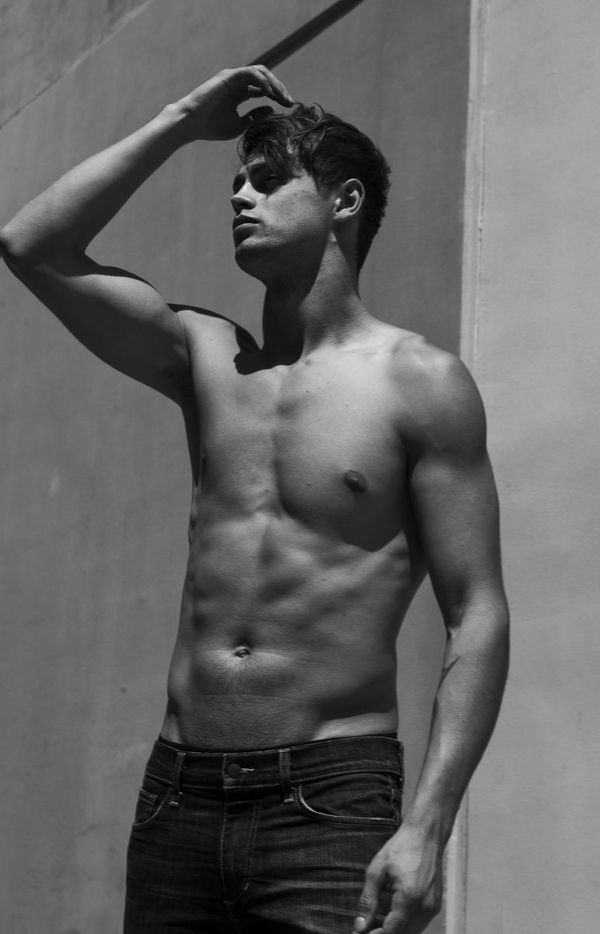 Model DANIEL YAKOBCHUK