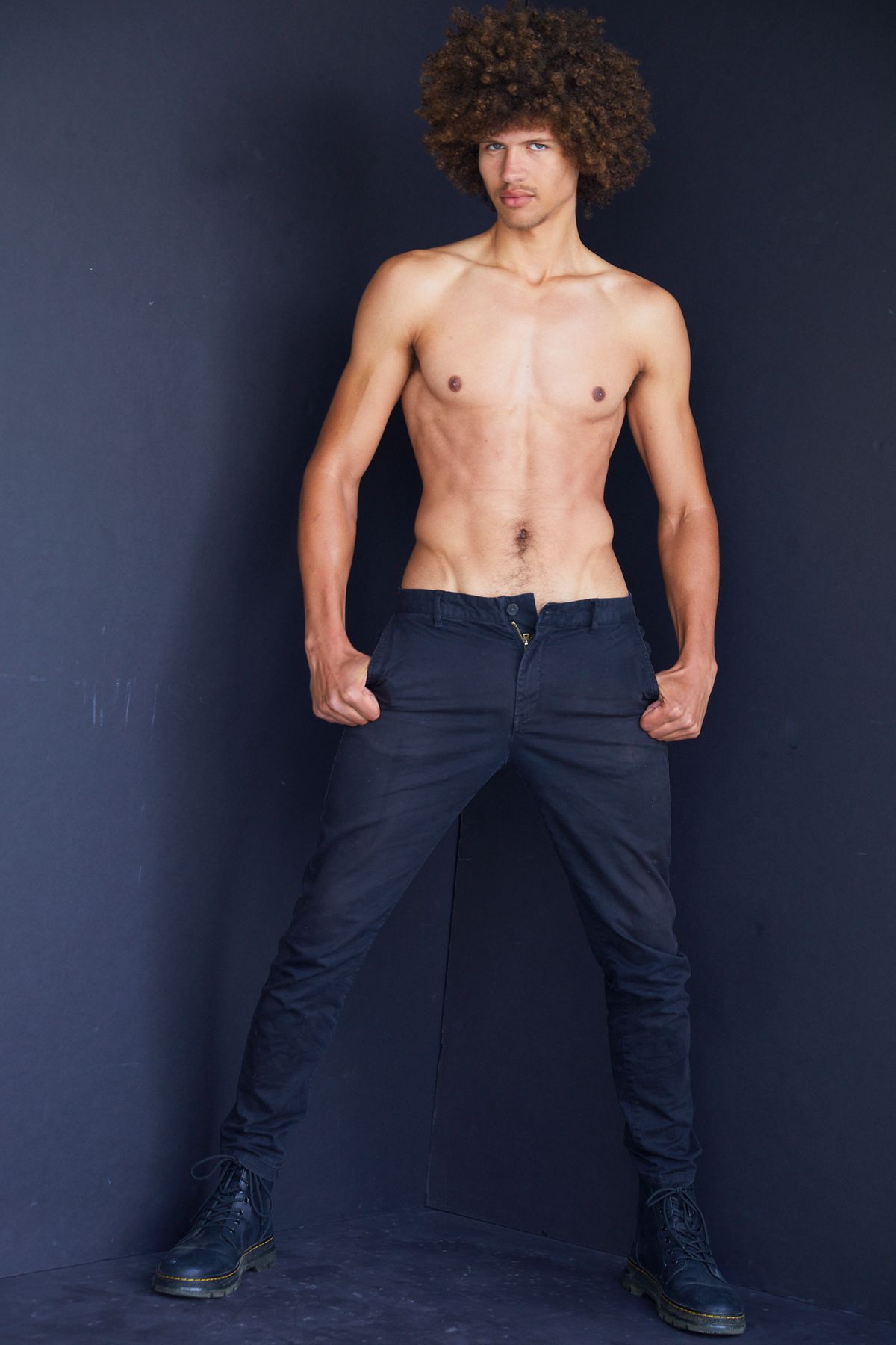 Model JAMIESON NELVIS 