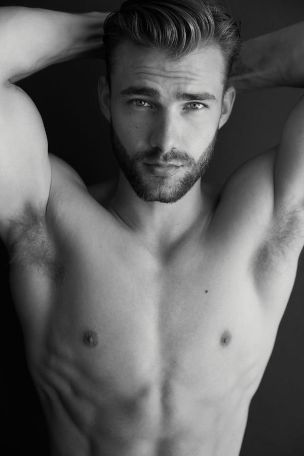Model MATTHEW POLLOCK 
