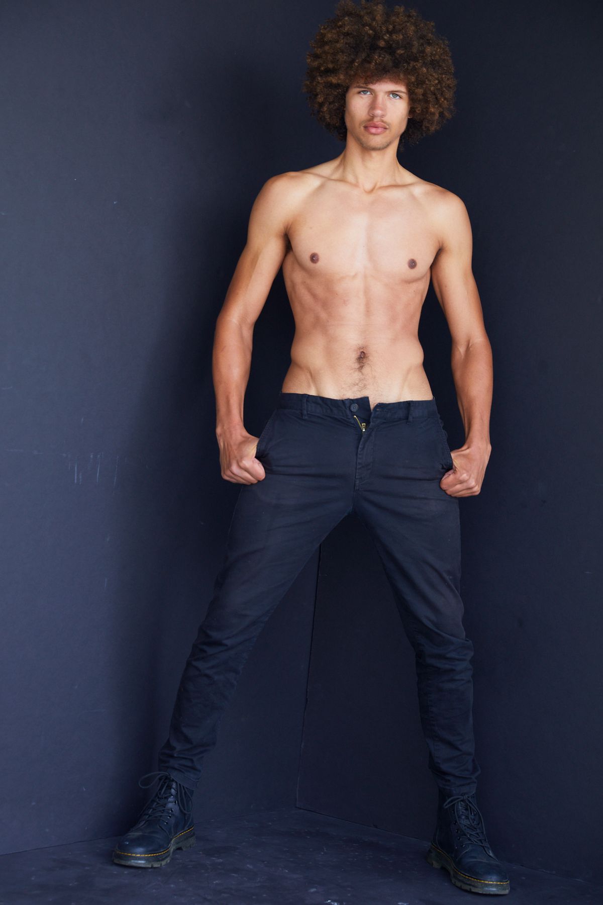 Model JAMIESON NELVIS 