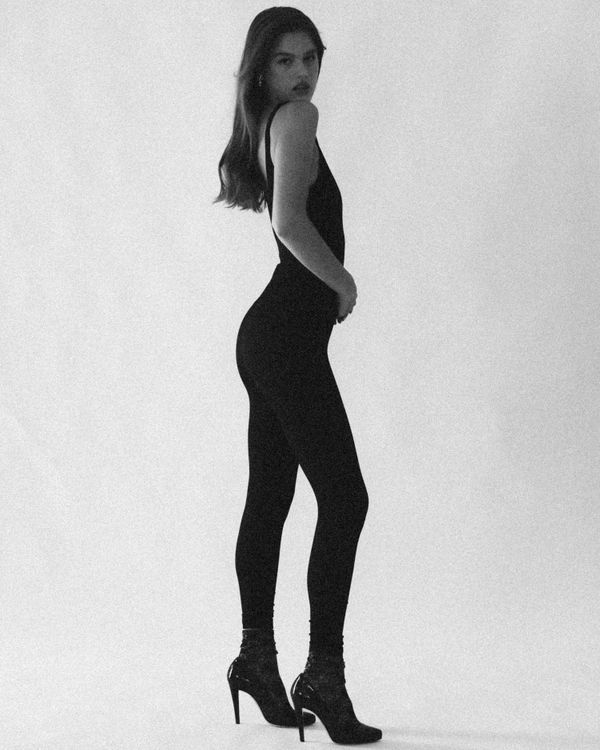 Model ALIYA GOODNATURE