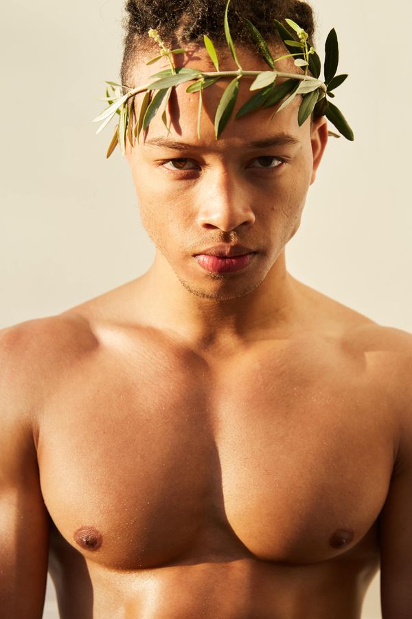 Model Xavier Temple