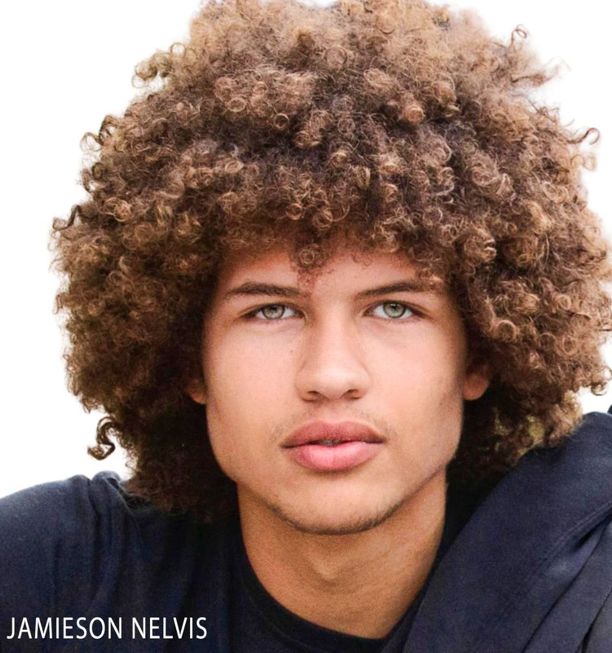 Model JAMIESON NELVIS 