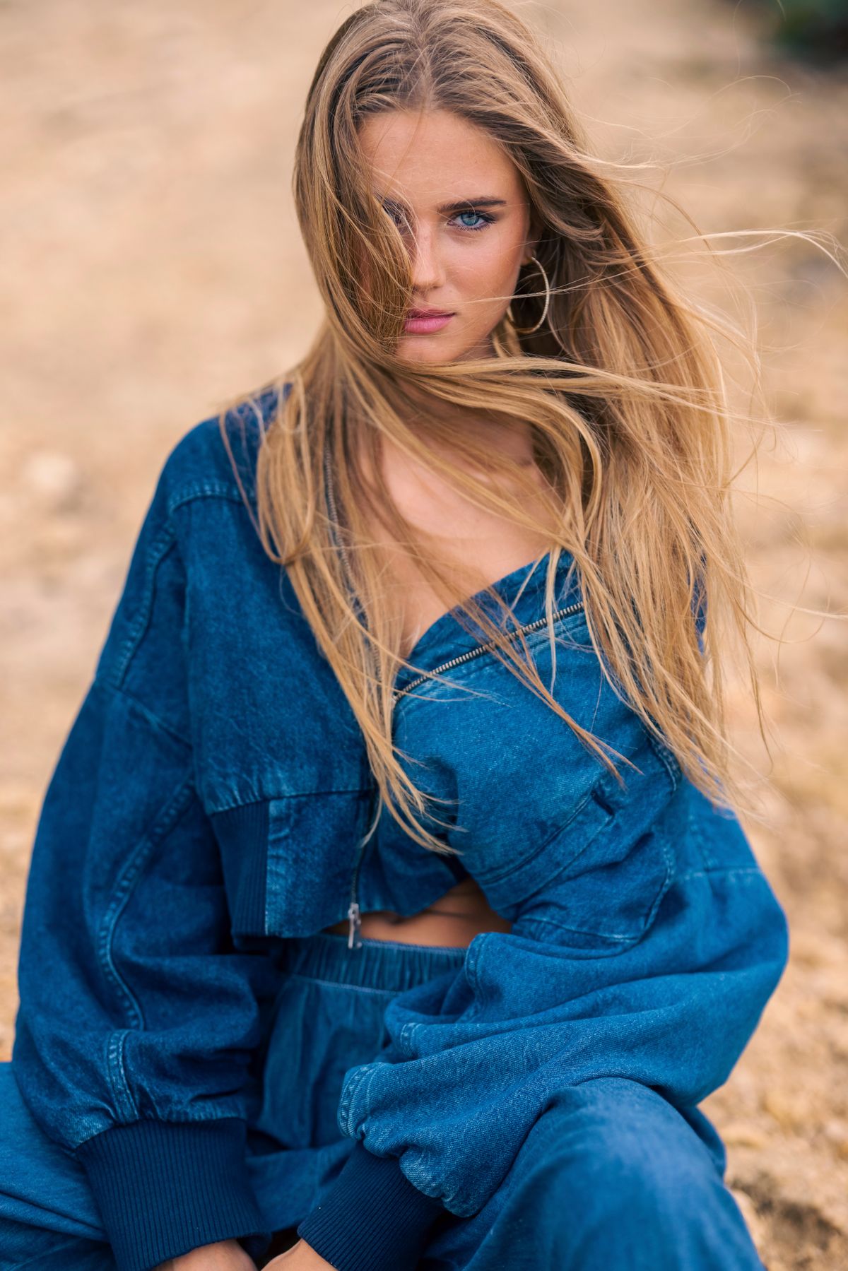 MODEL EMILIA NIGLAS