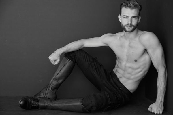 Model MATTHEW POLLOCK 