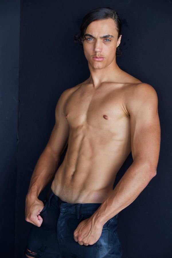 Model CANAAN NEARY    