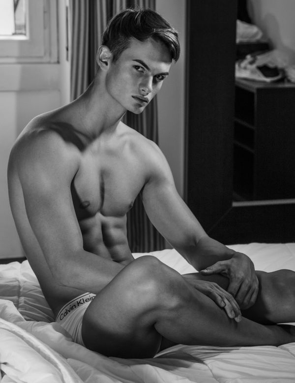 Model Milos Grubor 