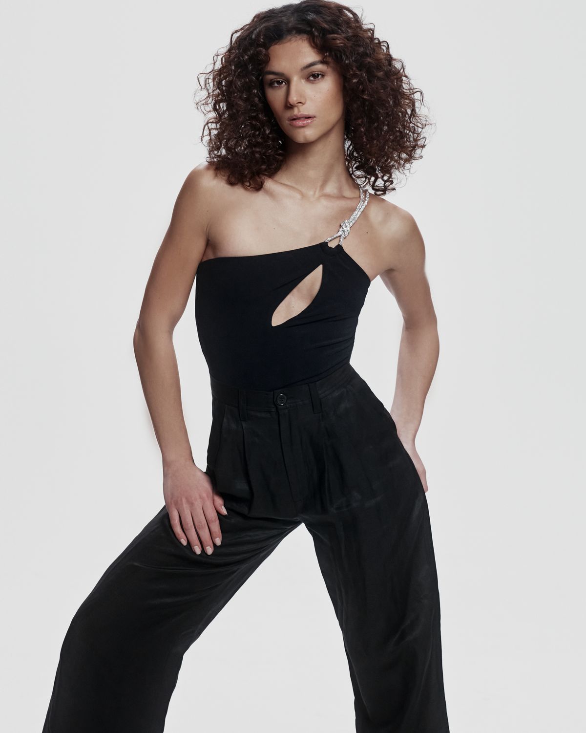Model ROWENA KARMY 