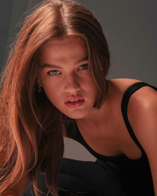 Model ALIYA GOODNATURE