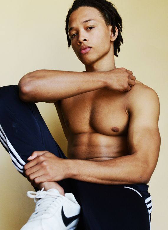 Model Xavier Temple