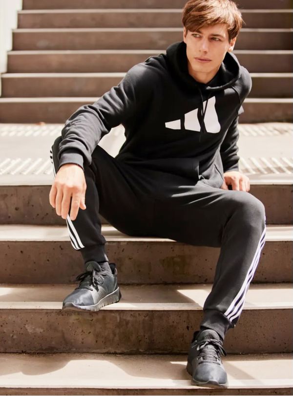 Model BENJAMIN SHEPHARD