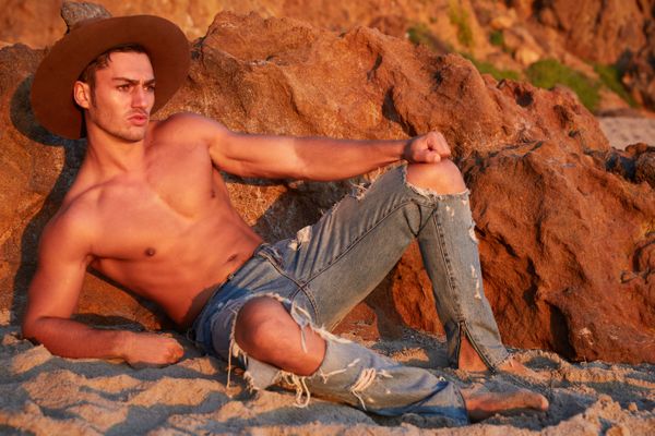 Model Tayne De Villiers