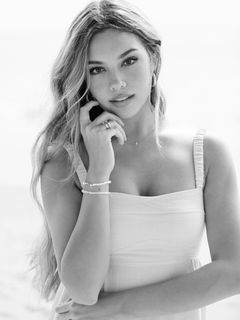 Model LINDSAY REINSTRA