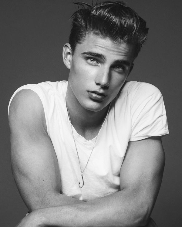 Model MATTHEW POLLOCK