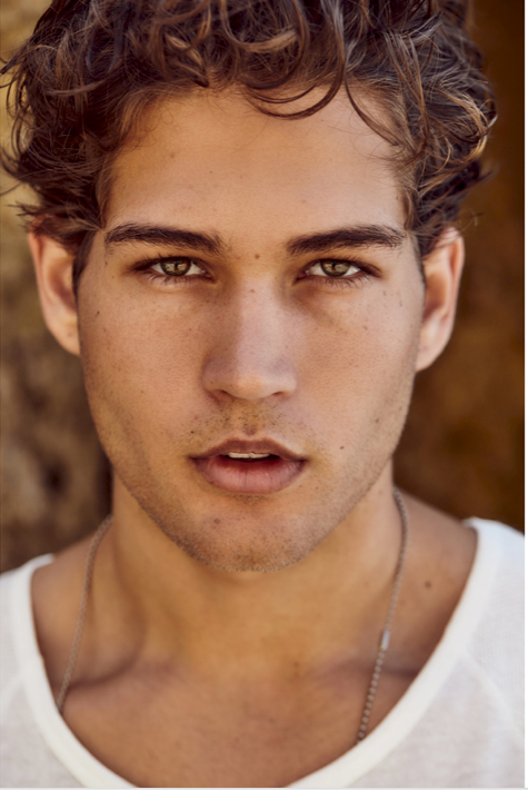 Model Dom Fenison