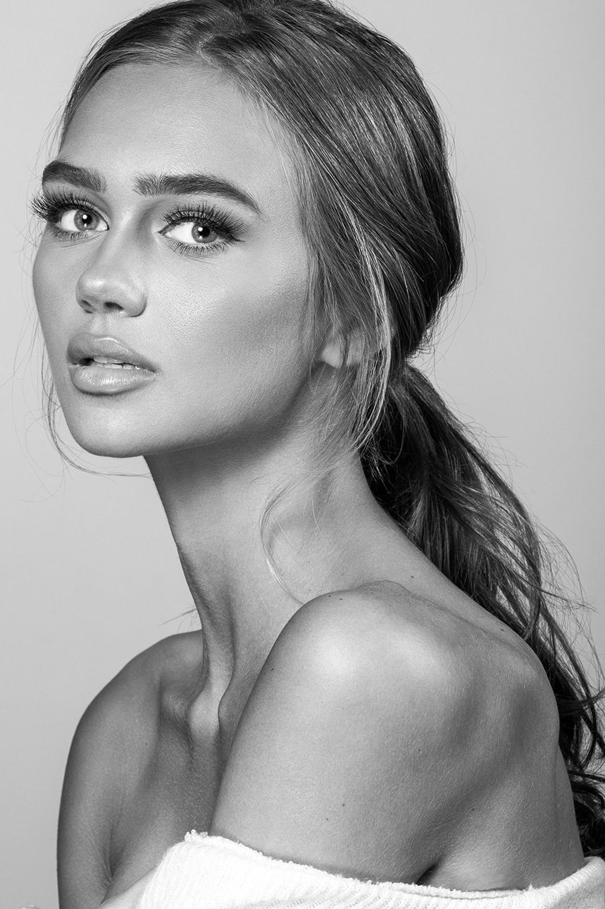 Model Sarah Stopper