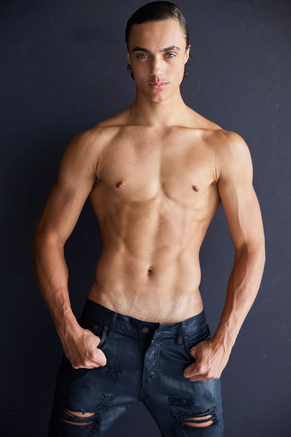 Model CANAAN NEARY    