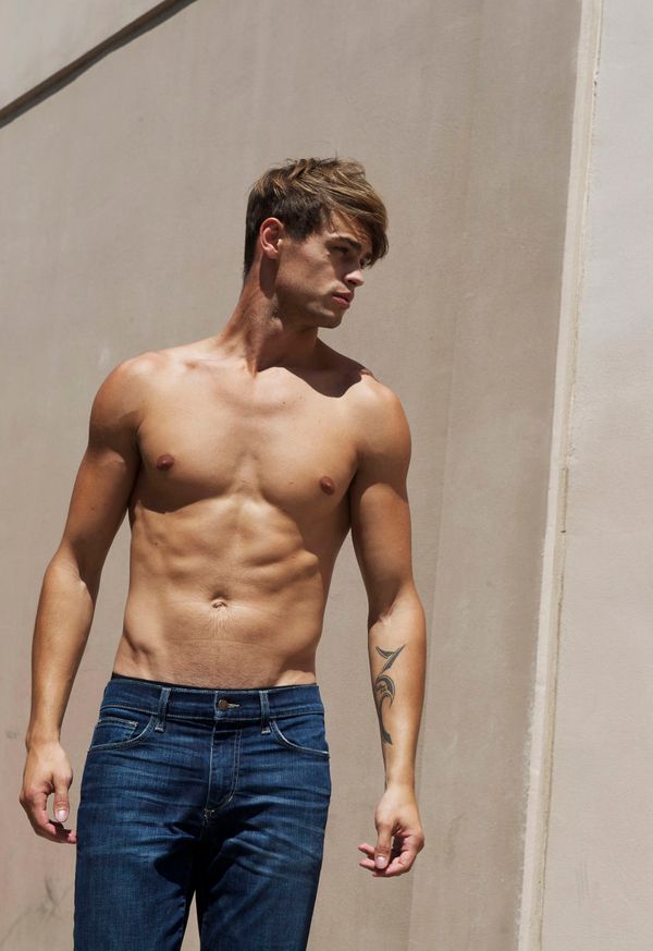 Model DANIEL YAKOBCHUK