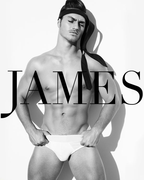 Model Tayne De Villiers