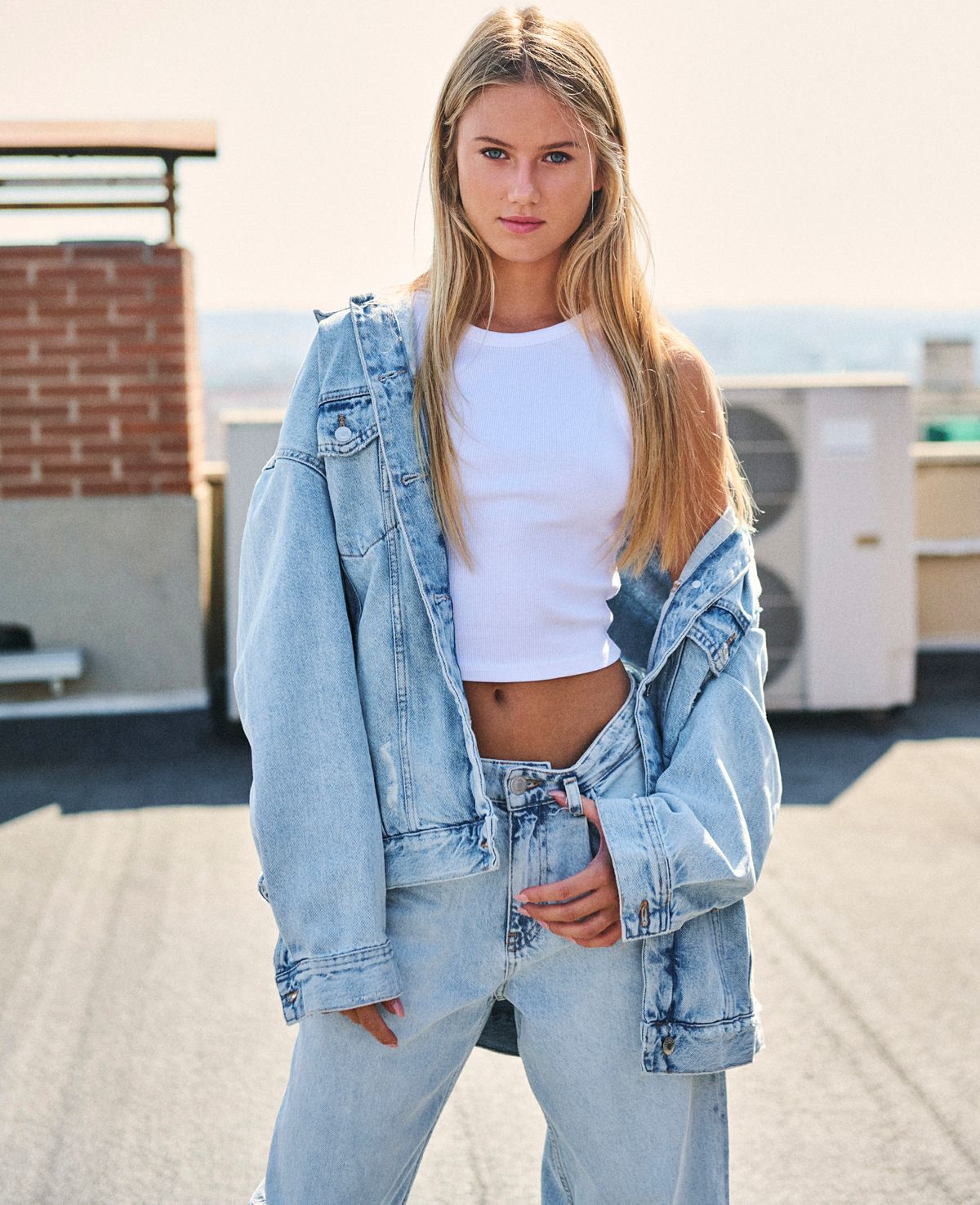 MODEL EMILIA NIGLAS