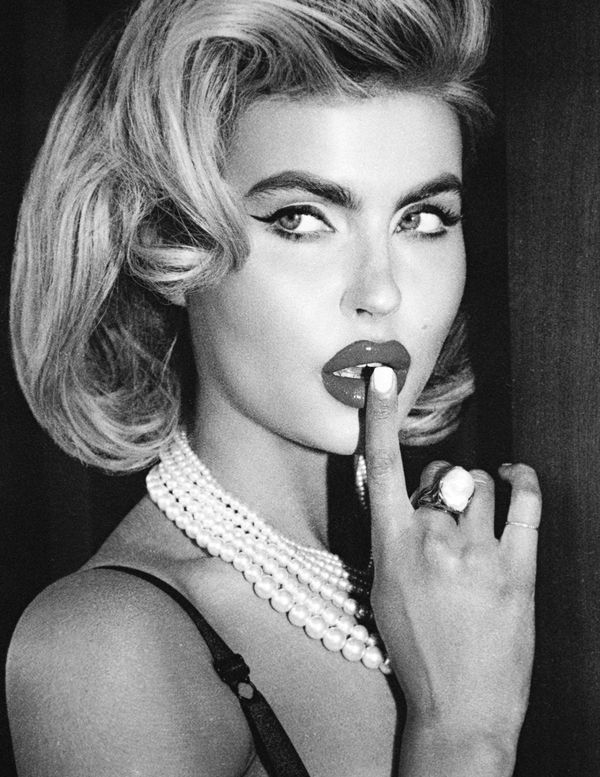 Model KELLIE STEWART