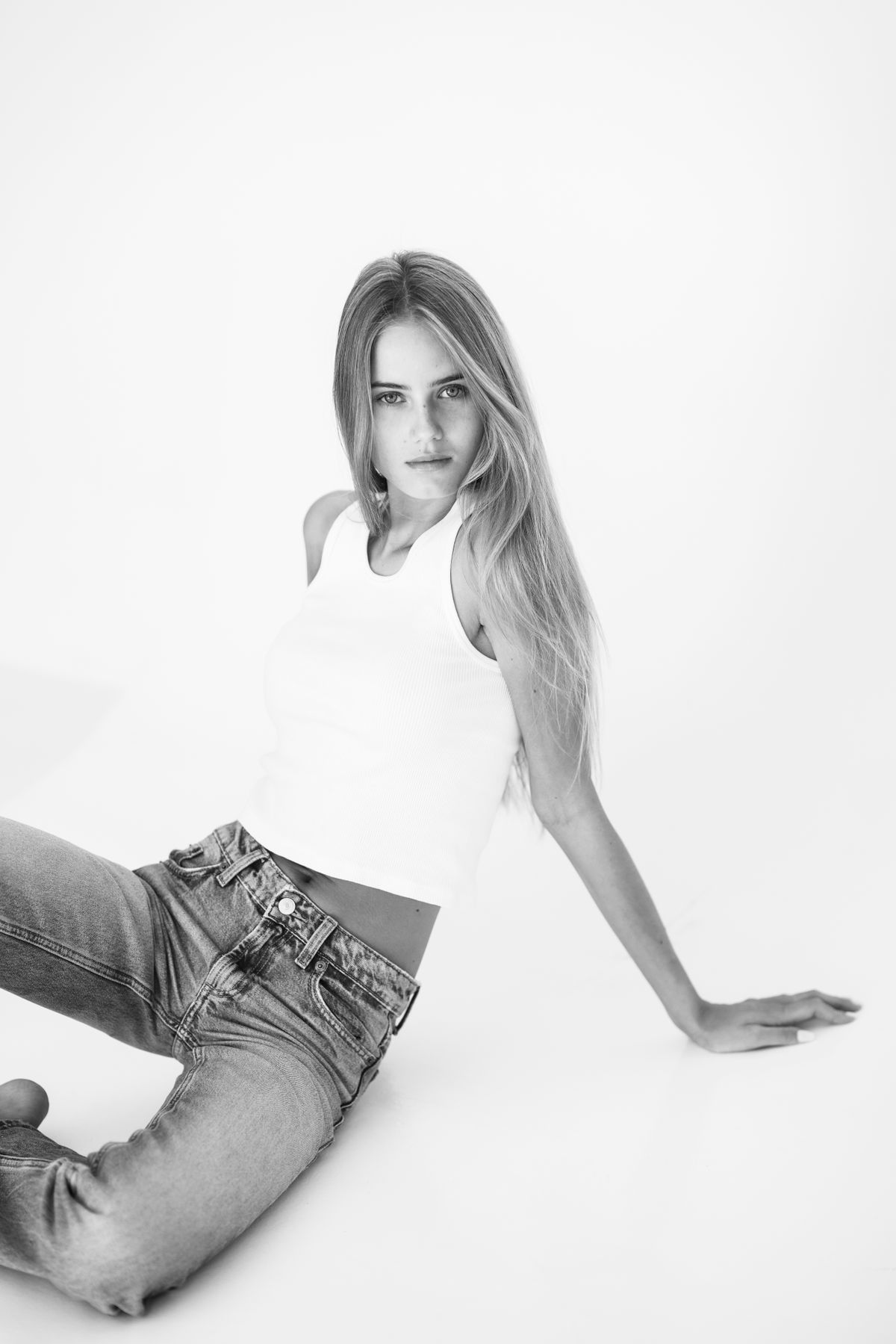 MODEL EMILIA NIGLAS