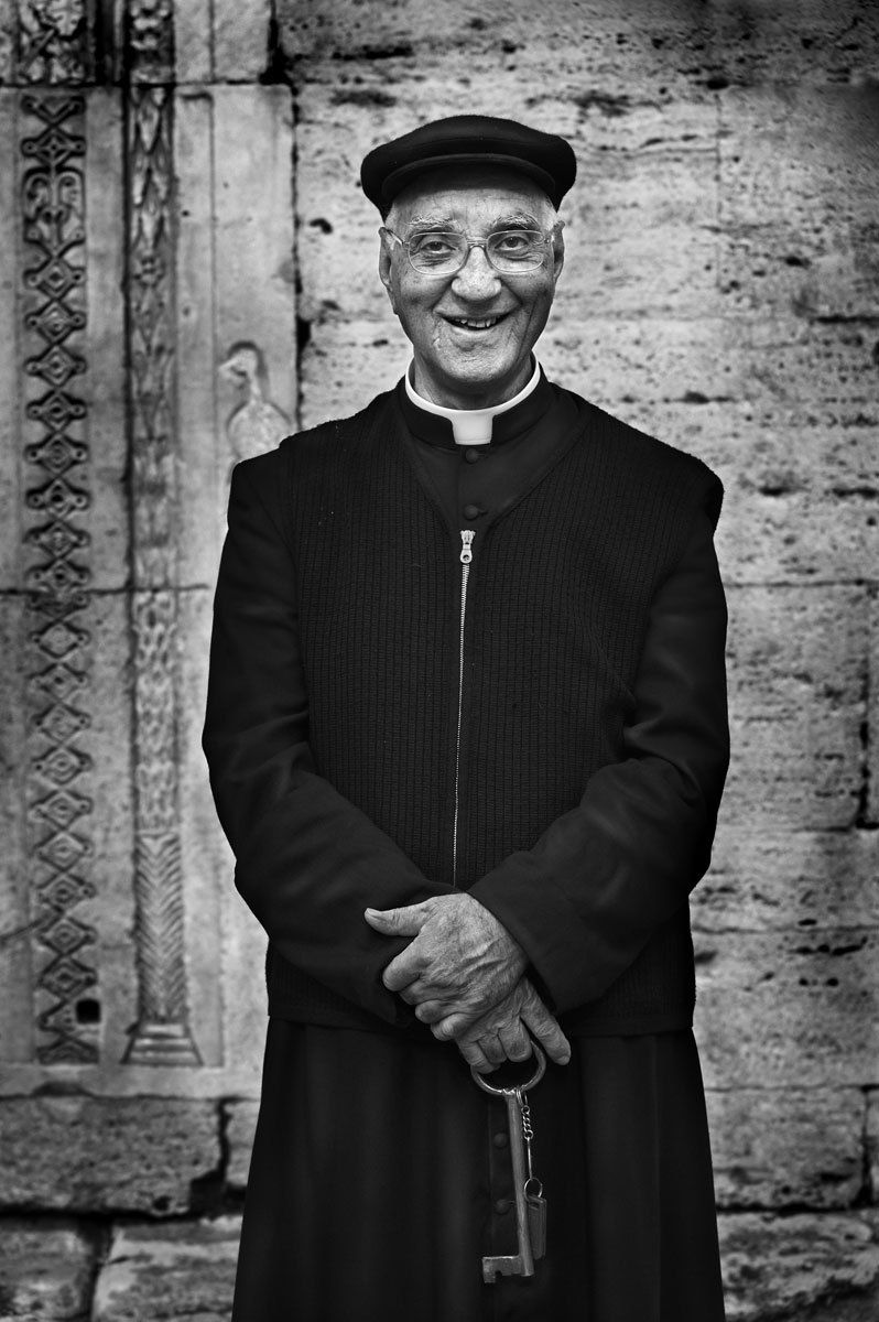 Priest - Bevanga Italy