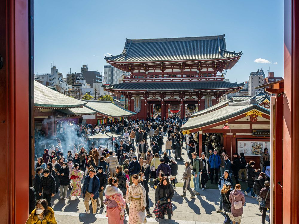 japan_Asakusa_Senso-ji_buddhist_temple.jpg