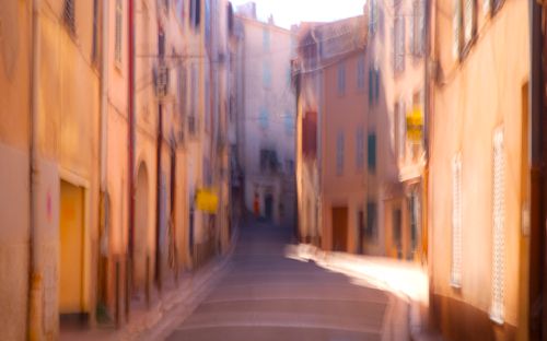 30" x 40" or smaller / Vieil Antibes 4595