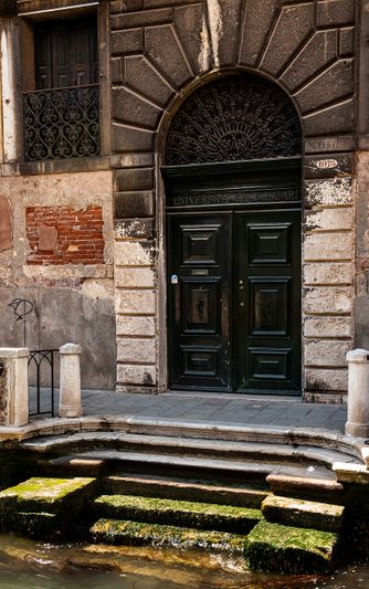 Venice Uni Entrance.jpg