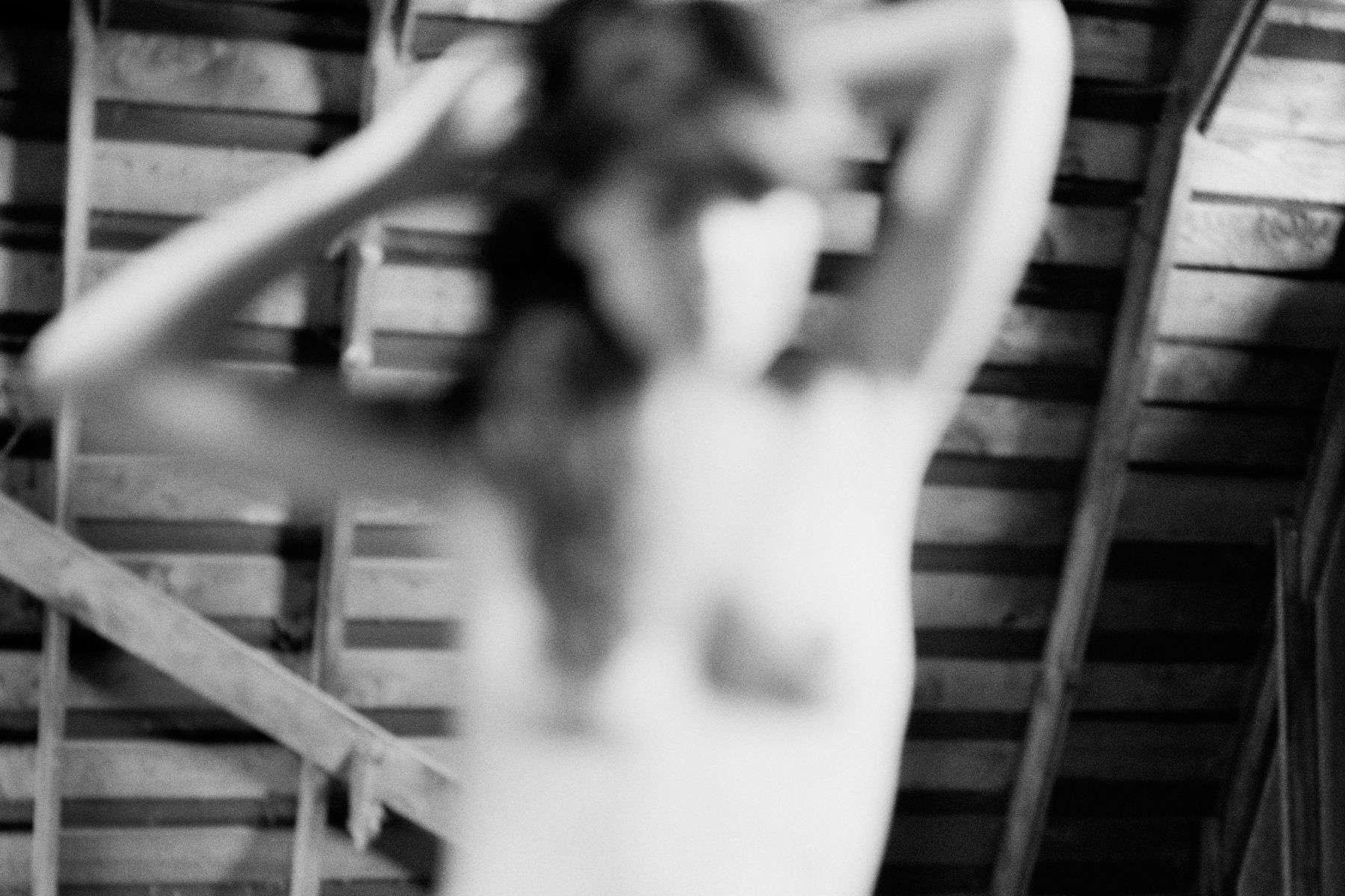 6_0_60_1monica_blurry_02.jpg