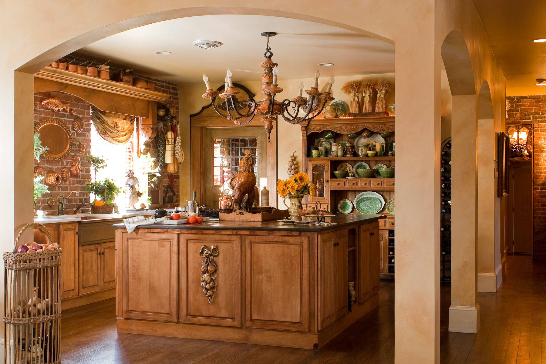 Dramatic Tuscan kitchen