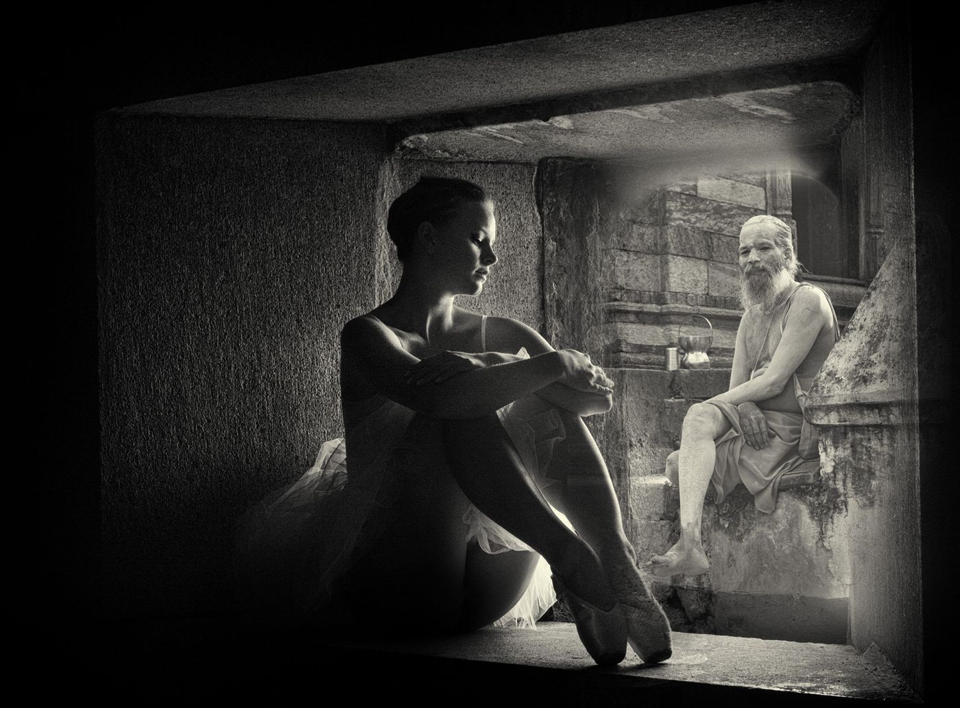 1dancer_and_sadhu.jpg